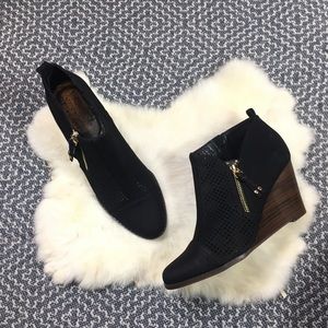 Royu Zealous Laser Cut Wedge Bootie Size 8